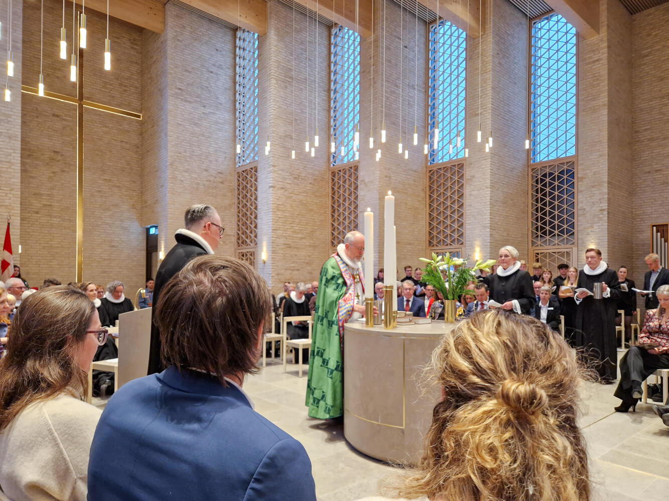 Inventar til Højvangen Kirke